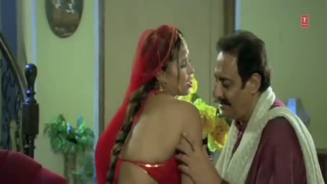 Watch Raat Khulli Thi Mori - Full Bhojpuri Item Dance Video - Munna Pande Berozgaar Video