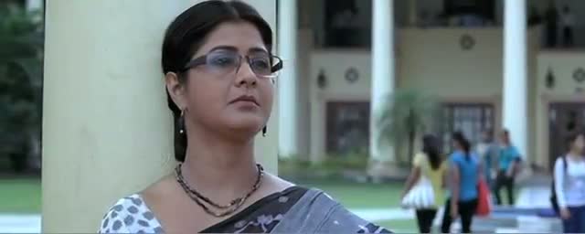 Watch Jaye Pakhi Urey - Bengali Official Video Song - From Movie ROMEO Video
