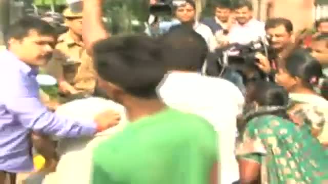 Watch Disabled people protest outside PM's house against Khurshid Video