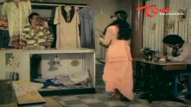Watch Telugu Comedy Scene From Muggurammaila Mogudu Movie - Akkineni Nageswararao's Fan Comedy Scene With Sutti Veerabhadra Rao - Telugu Cinema Movies Video