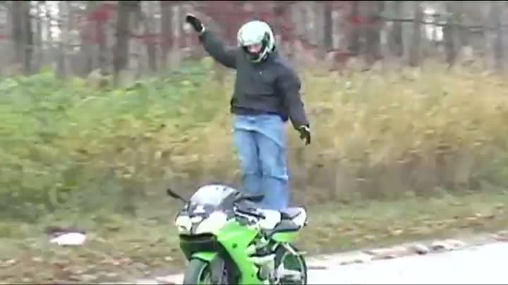Watch Standing Moto Stunt Fail Video