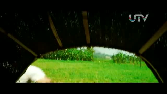 Watch Barfi races with a bullock cart - Ranbir Kapoor, Priyanka Chopra & IIleana Video