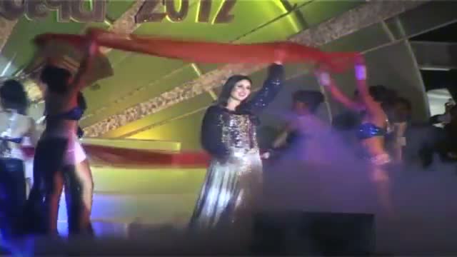 Watch Check Out Kareena Kapoor Khan's halkat jawani performance Video