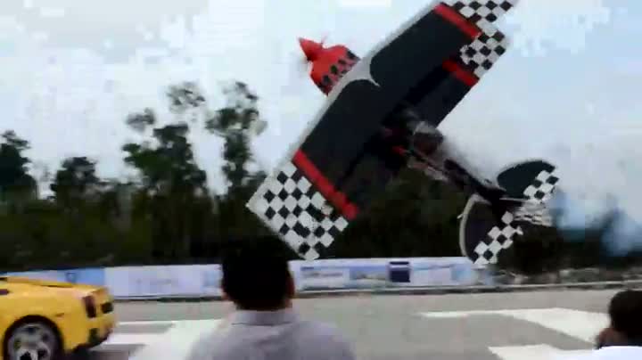 Watch Crazy Stunt Plane Video