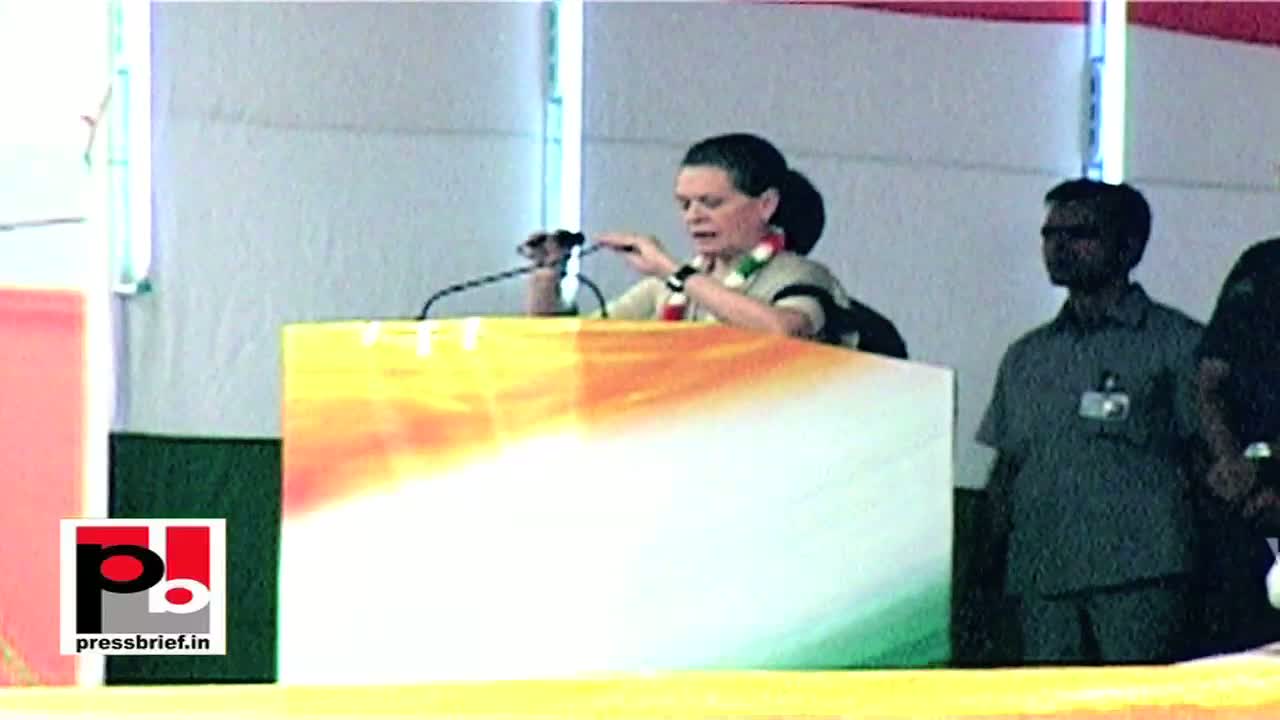Watch Sonia Gandhi addresses mega Congress rally in Delhi  Video