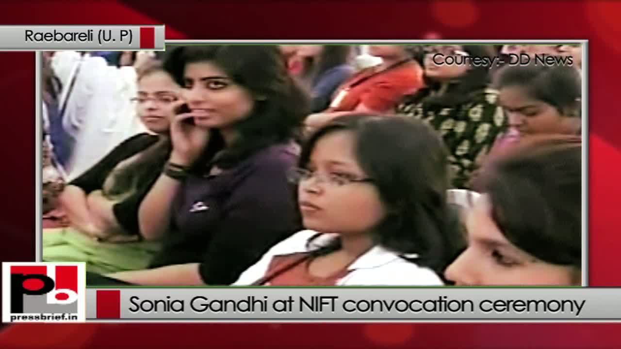 Watch Sonia Gandhi at NIFT, Raebareli recalls Indira GandhiÃ¢â‚¬â„¢s elegance in dressing Video