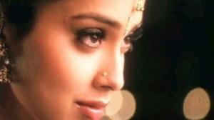 Watch Sukh Bhi Gaya Dukh Se Chhayi - Mahesh, Shriya Saran, Maidan -E- Jung Song Video