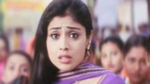 Watch Aa Aa Baho Mein Aaja - Mahesh, Shriya Saran, Maidan -E- Jung Song Video