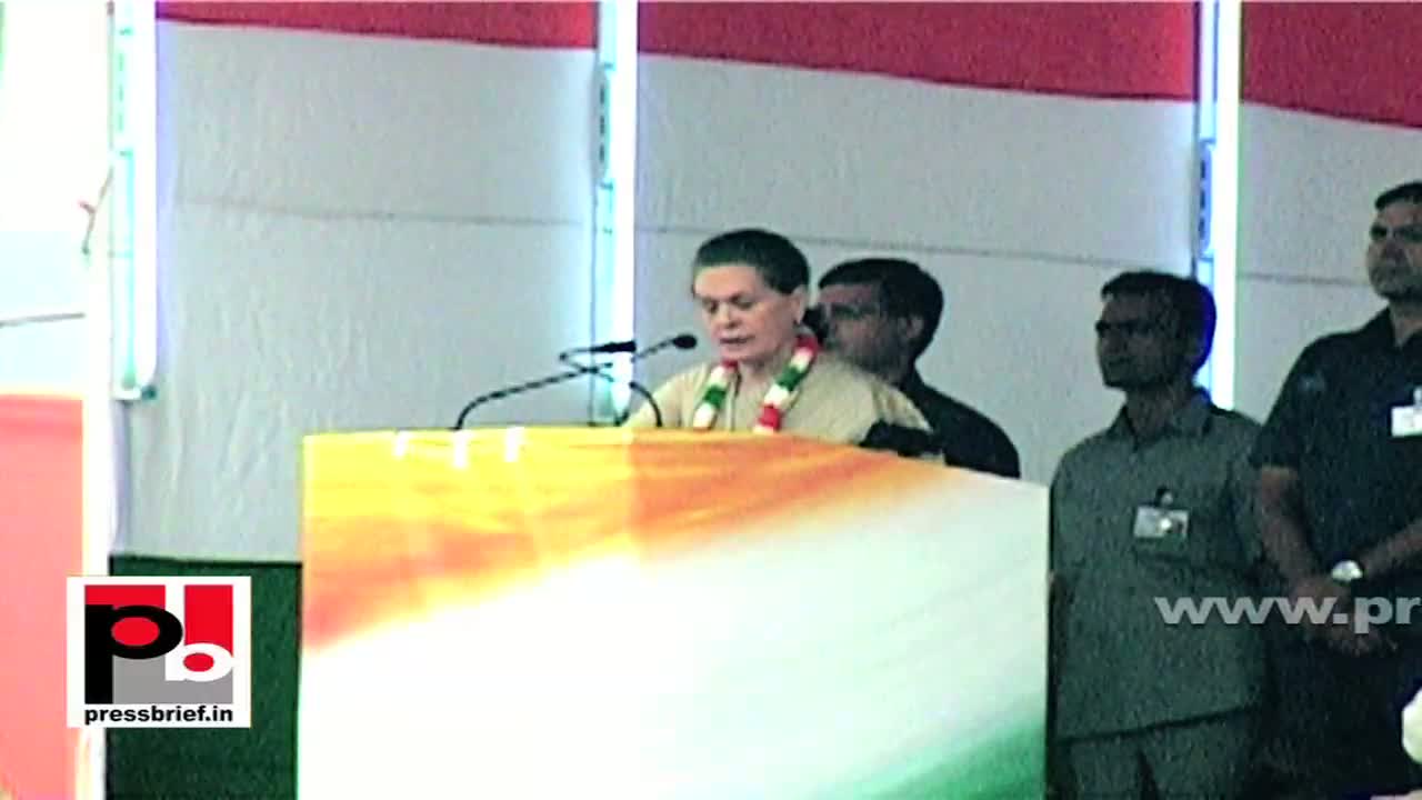 Watch Sonia Gandhi in Delhi: Congress led UPA Govt. is concerned about the poor  Video