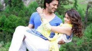 Watch Bollywood Actor Ritesh Deshmukh Profile & Biography Video