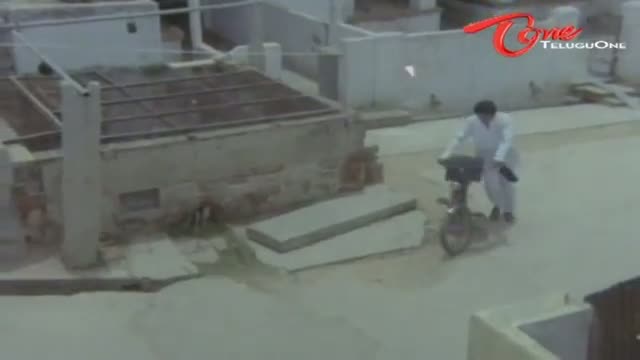 Watch Telugu Comedy Scene From Edurinti Mogudu Pakkinti Pellam Movie - Rajendra Prasad Drives Bike With No Need of Petrol - Telugu Cinema Videos Video