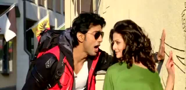 Watch Eshechi Toke - Bengali Official Video Song - From Movie "PAGLU" Video