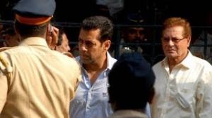 Watch Bollywood stars visit ailing Bal Thackeray at Matoshree Video