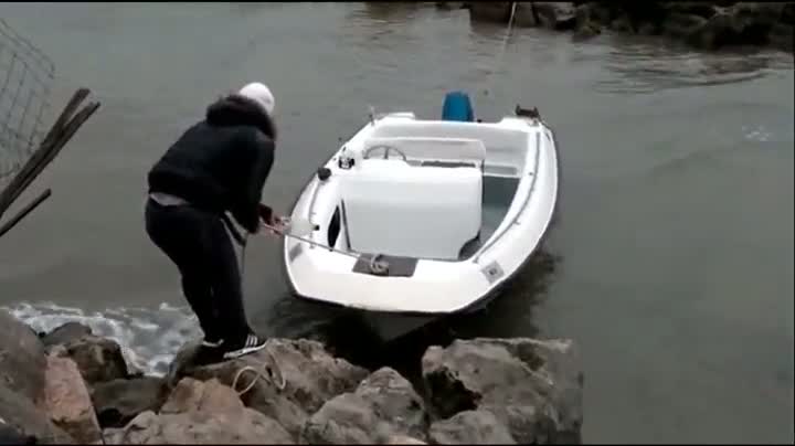 Watch How Not To Get Onto A Boat Video