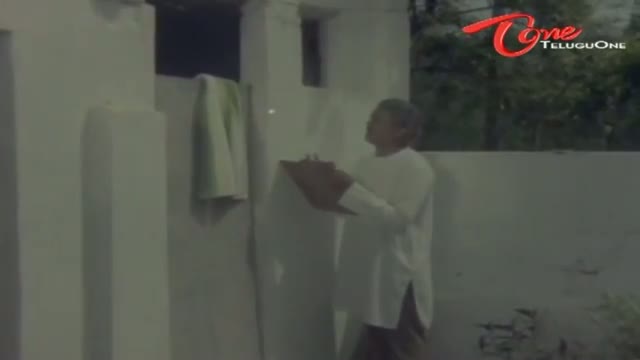 Watch Telugu Comedy Scene From Edurinti Mogudu Pakkinti Pellam Movie - Telugu Comedy Scene Between Sri Lakshmi Suttivelu - Telugu Cinema Movies Video