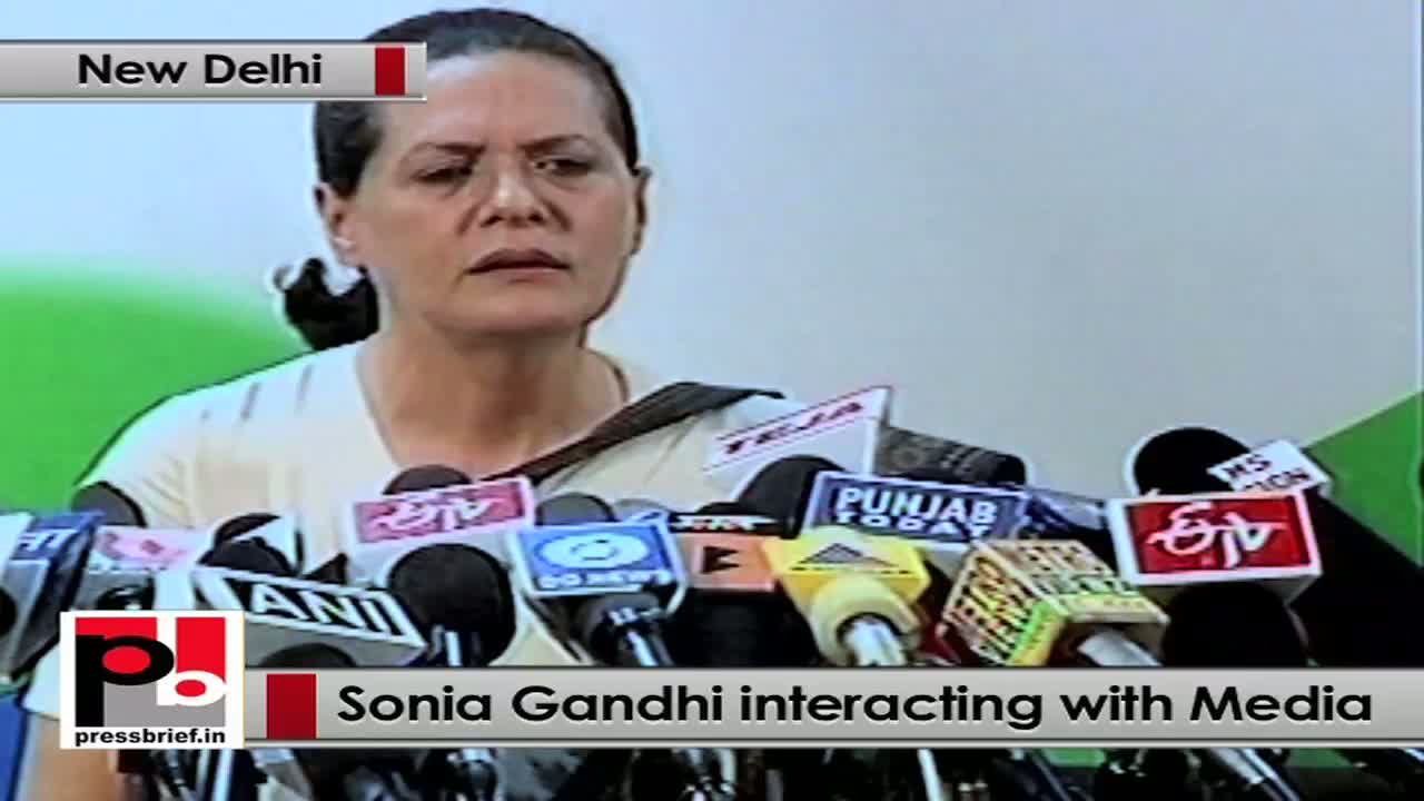 Watch Sonia Gandhi talks to media after Congress victory in Lok Sabha polls Video