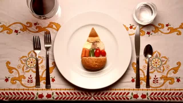 Watch The Perfect Guide To Holiday Etiquette Video