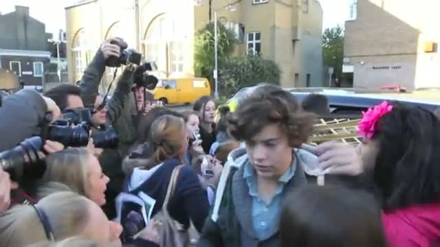 Watch Harry Styles & Caroline Flack Breakup! -Splash News Video