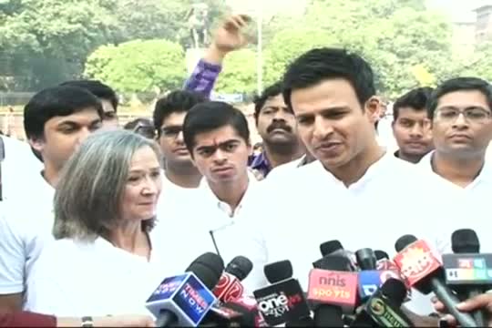 Watch Bollywood pays tribute to 26 11 matyrs Video