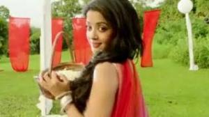 Watch Saadi Love Story Title Track ft. Surveen Chawla, Amrinder Gill, Diljit Dosanjh & Neetu Singh Video