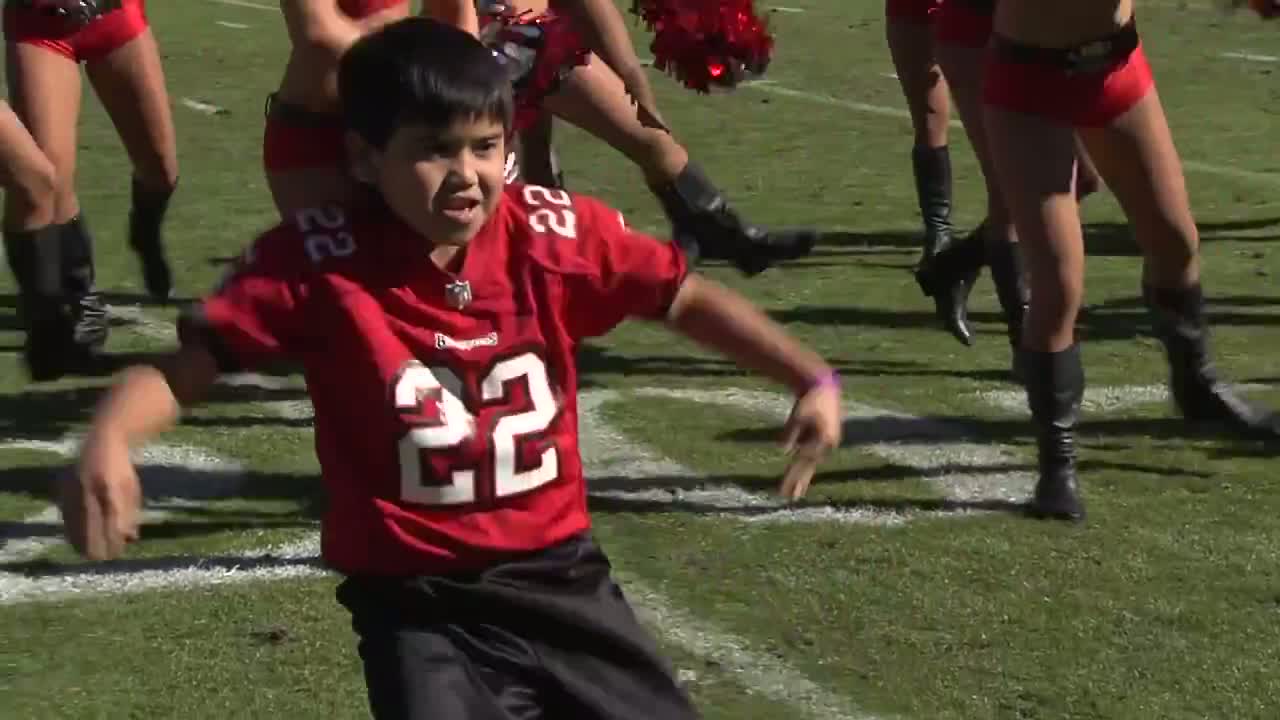 Watch Kid Dances With Tampa Bay's Cheerleaders Video