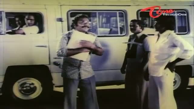 Watch Telugu Comedy Scene From Swarajyam Movie - Chakravarthi Books Innocent Guy - Telugu Cinema Movies Video