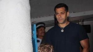 Watch Salman Khan Celebrated Marriage Anniversary of Arbaz Khan and Malaika Arora Video