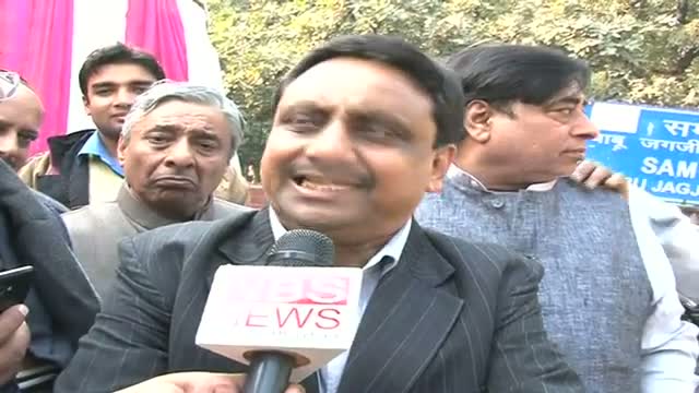 Watch CAIT pledges to fight FDI till 2014 polls Video