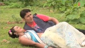 Watch Gori Ras Mein Budawal Dulaar De Da Title Song (Bhojpuri Video Song) Video