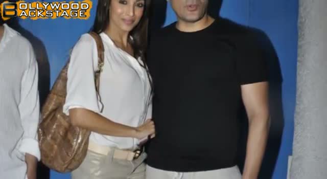 Watch Kareena Kapoor BEGGED to do 'Fevicol Se' in Dabangg 2 Video