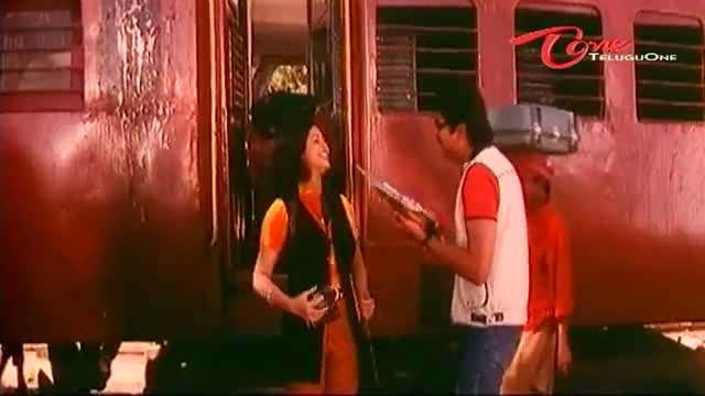 Watch Telugu Comedy Scene From Swapna Lokam Movie - Kota Turns As Railway Coolie Comedy Scene With Jagapathi Babu - Telugu Cinema Movies Video