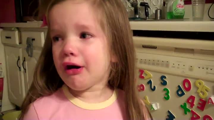 Watch Little Girl Cries That the Packers Won Against Vikings Video