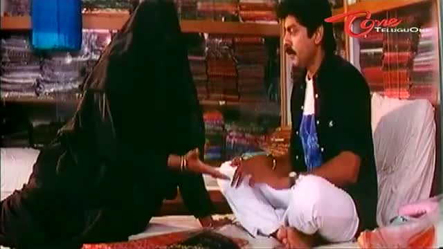 Watch Telugu Comedy Scene From Swapna Lokam Movie - Sudhakar Caught Redhanded To Kota While Shoplifting - Telugu Cinema Movies Video