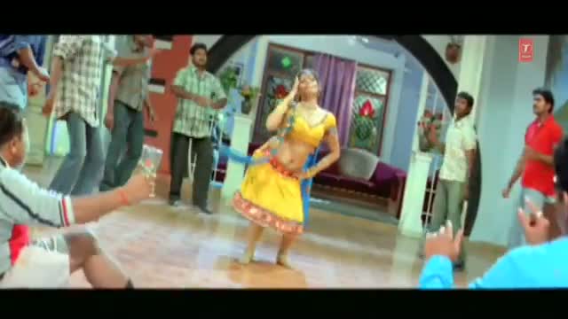 Watch Garam Lage Choli Kah Ta (Bhojpuri Hot Item Dance Video) - From Movie "Kaise Kahin Tohra Se Pyar Ho Gail" Video
