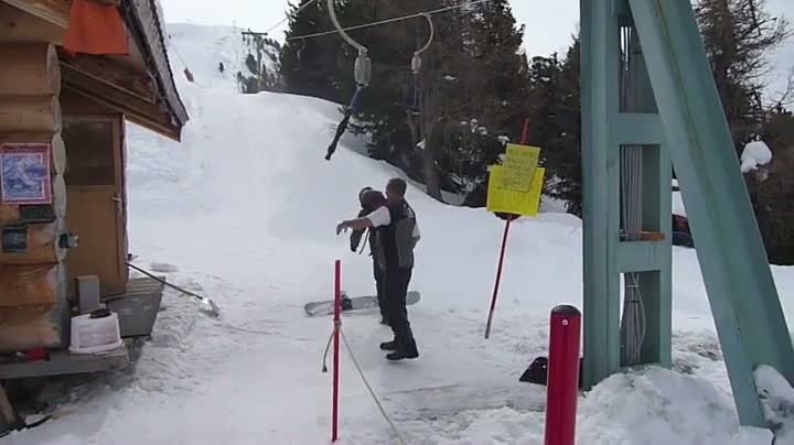 Watch Hilarious First Attempt To Use A Drag Lift Video