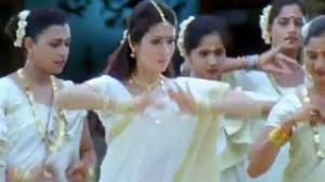 Watch Mythri Movie Scenes - House keeper finding a dead body - Navdeep, Sada, Brahmanandam - Telugu Cinema Movies Video