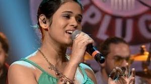Watch Shalmali Kholgade - Pareshaan - MTV Unplugged Season 2 Video