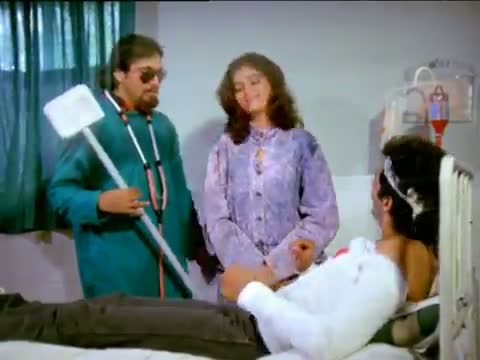 Watch Bali Ka Bakra Kidhar Hai - Aakhri Baazi - Govinda, Kunal Goswami & Sonam - Comedy Scene Video