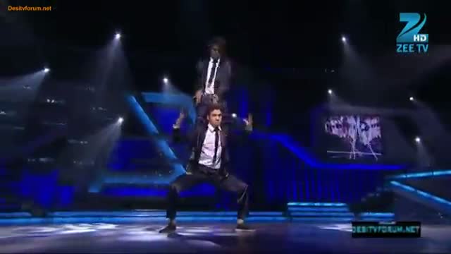 Watch Crockroaz (Raghav) and Prince Performing Duet -  Dance India Dance Season 3 Video