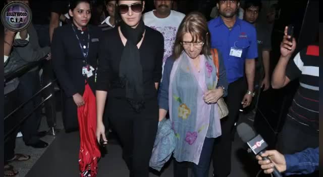 Watch Katrina Kaif SPOTTED with her mother Suzanne Turquotte Video