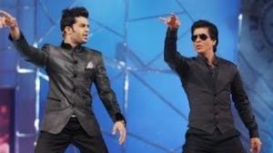 Watch Shah Rukh Khan,Anushka Sharma Performance at Umang Police Awards 2013 Video