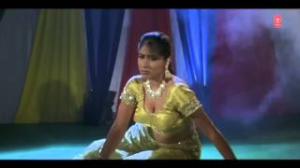 Watch Bambai Se Gaadi - Bhojpuri Hot item Dance Video - Feat.Hot & $exy Gunjan Singh Video