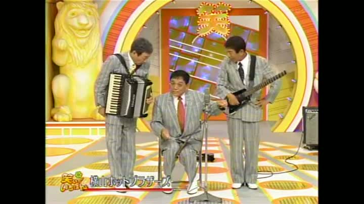 Watch Man Plays Saw With Drum Stick Video