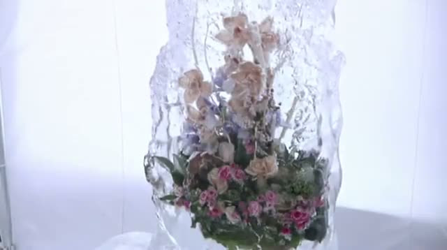 Watch Raw - Floral Bouquets in Ukraine Encased in Ice Video