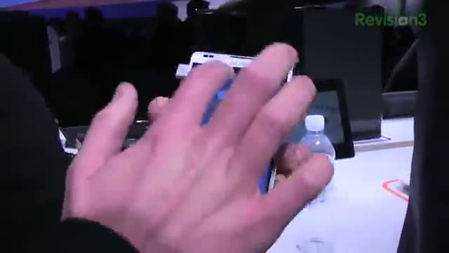 Watch Sony Xperia ZL Hands-On - CES 2013 Video