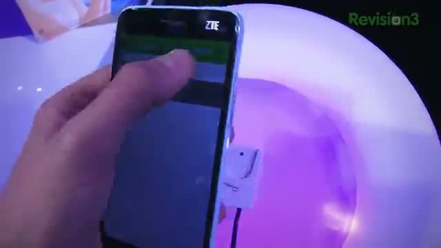 Watch ZTE Grand S Hands-On - CES 2013 Video