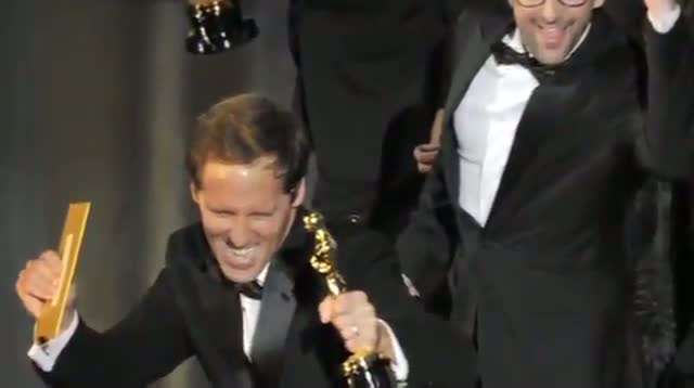 Watch 'Ben and Kate' Star Shares His Great Year Video