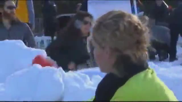 Watch Raw - Seattle Stages 'Biggest' Snowball Fight Video