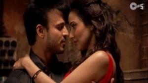 Watch Thoda Thoda (Official Video Song) - Jayantabhai Ki Luv Story - Shreya Ghoshal & Sachin Video
