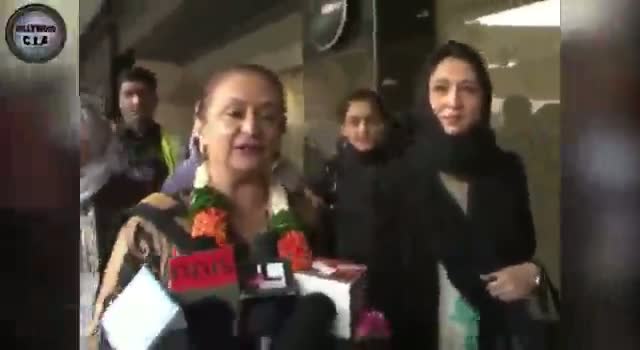 Watch Dilip Kumar & Saira Banu return from Umrah Video